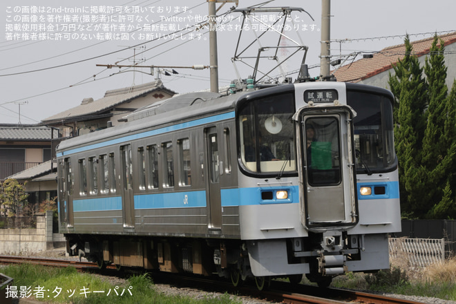 【JR四】7000系7019号車が検査を終えて多度津工場出場を多度津工場構外側線で撮影した写真