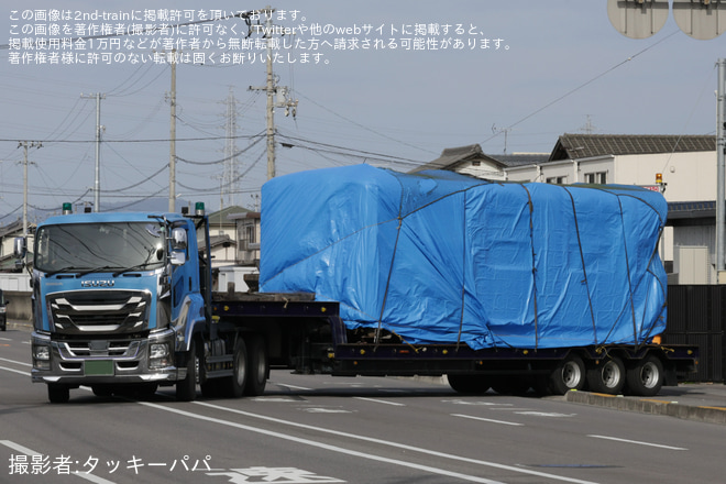 【JR四】キハ32-16とキハ32-20が解体・搬出・陸送を多度津工場解体線前の道で撮影した写真