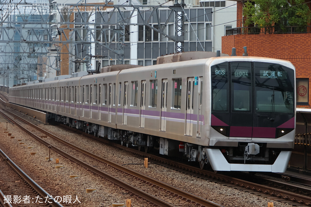 【メトロ】08系08-104F鷺沼工場出場試運転を実施の拡大写真