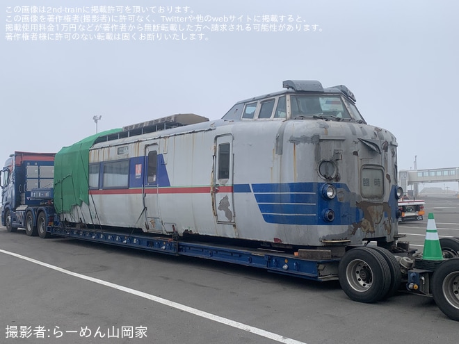 【JR北】781系「ライラック」クモハ781-2がポッポの丘保存に向け陸送（1枚目）