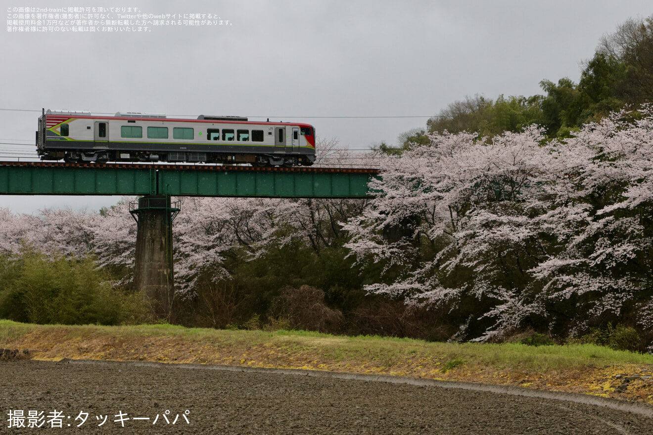 【JR四】2700系気動車2805号車が検査を終えて多度津工場出場の拡大写真