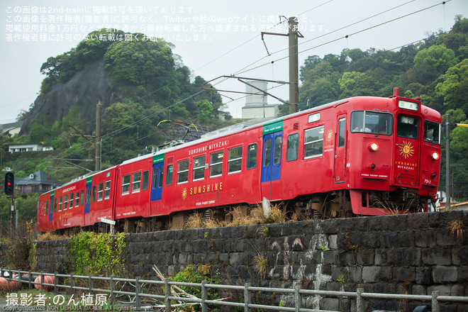【JR九】713系LK2編成が鹿児島から宮崎へ回送を鹿児島〜仙巌園間で撮影した写真