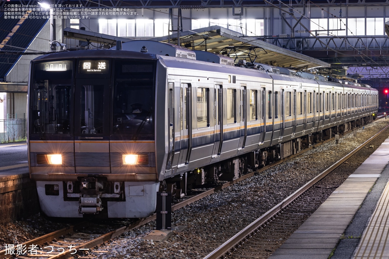 【JR西】和田岬線用207系X1編成が網干総合車両所本所へ回送の拡大写真