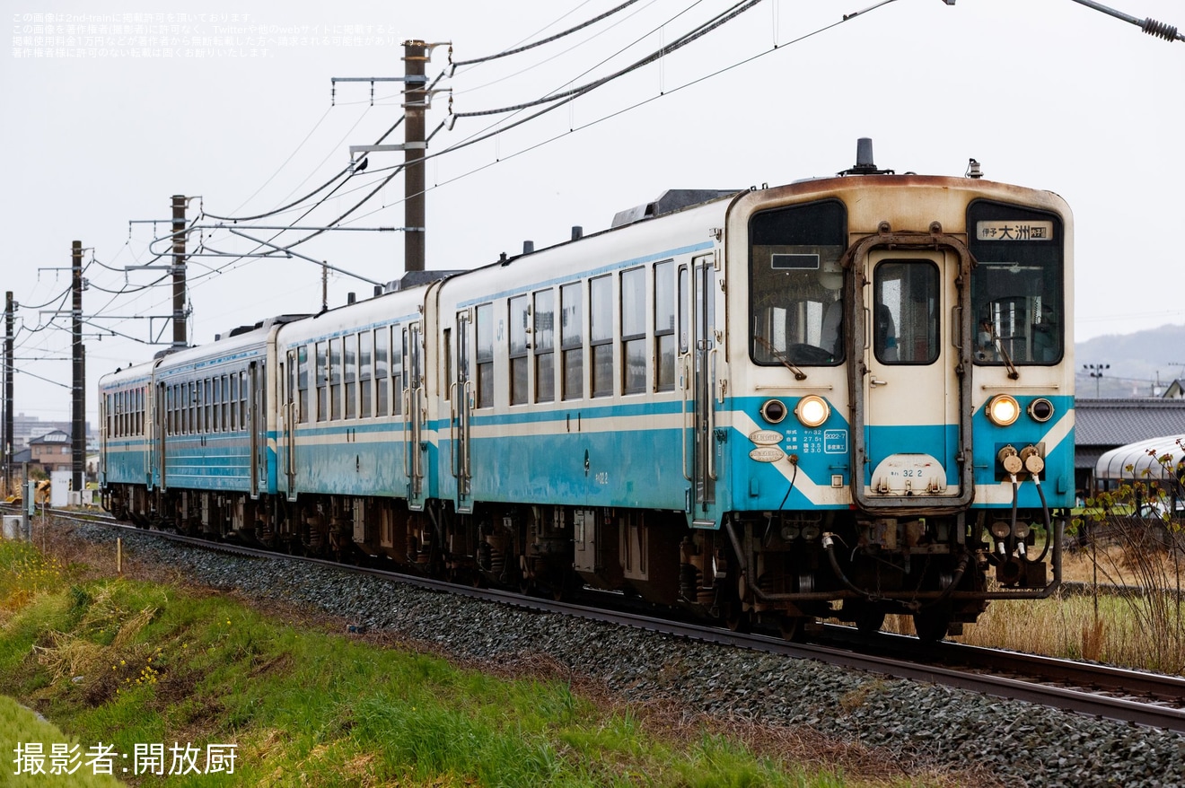 【JR四】予讃線で「東京ディズニーリゾートスペシャルパレード」観覧客向けの増結の拡大写真