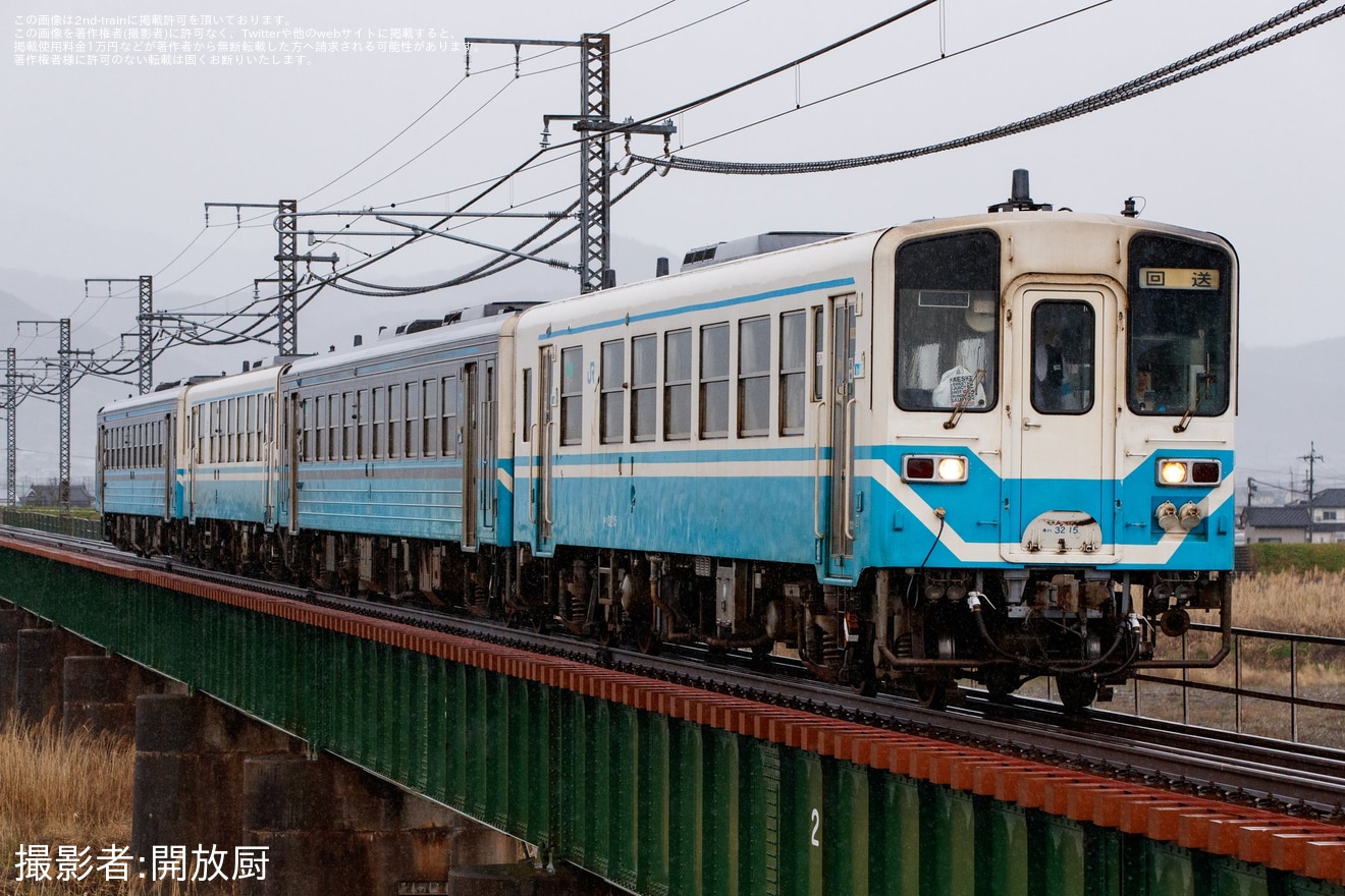【JR四】予讃線で「東京ディズニーリゾートスペシャルパレード」観覧客向けの増結の拡大写真
