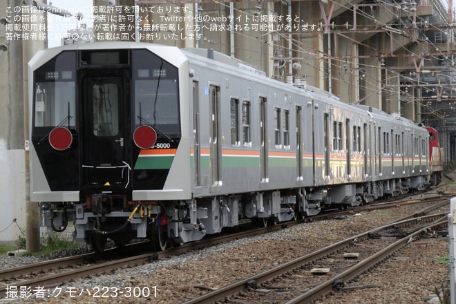 【JR東】E723系5000番台B-1編成+B-2編成川崎車両出場甲種輸送を塚本信号場～宮原操車場間で撮影した写真