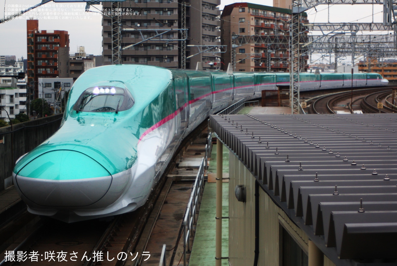 【JR東】E5系U42編成新幹線総合車両センター出場試運転の拡大写真