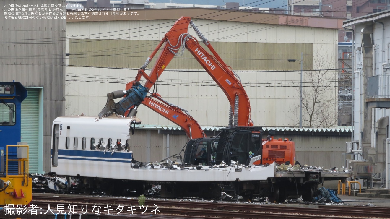 【JR西】N700系K8編成の5号車が解体の拡大写真