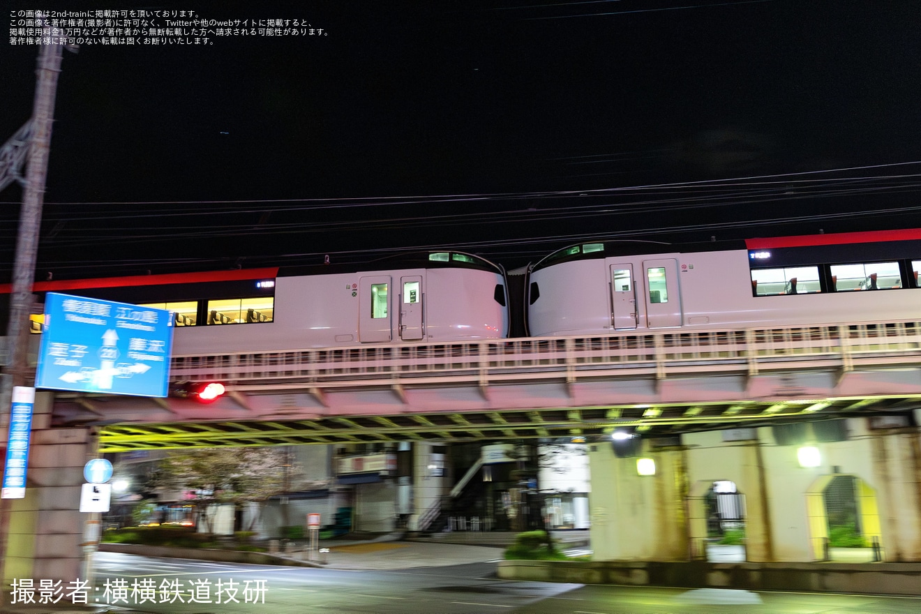 【JR東】E259系クラNe001編成+クラNe014編成が横須賀線 品川～逗子間で試運転の拡大写真