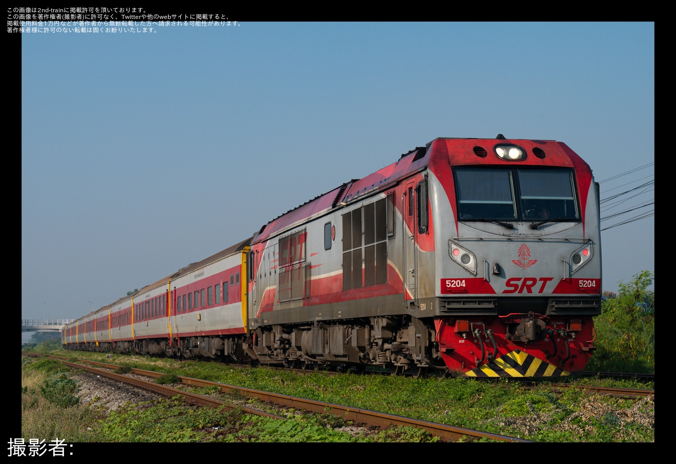 【SRT】ソンクラーン輸送対応臨時列車で元ブルートレイン客車8連で運転の拡大写真