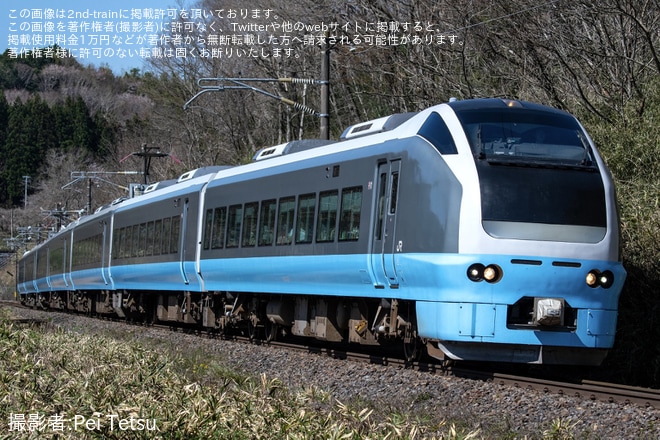 【JR東】臨時特急「あづま(福島さくら紀行)」を運行を不明で撮影した写真