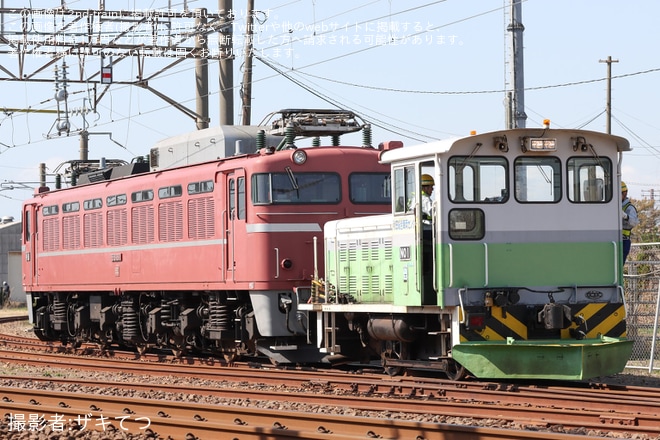 【JR東】EF81-81が構内入換で外から見える位置へを秋田総合車両センター付近で撮影した写真