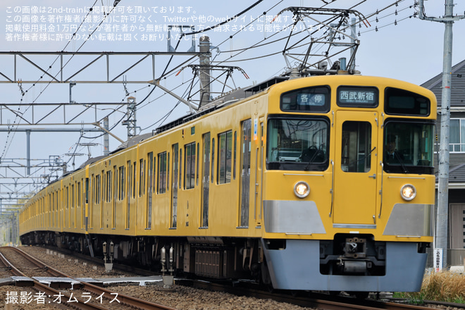 【西武】2000系2465F+2047Fが新宿線8両各停を代走を狭山市～入曽間で撮影した写真