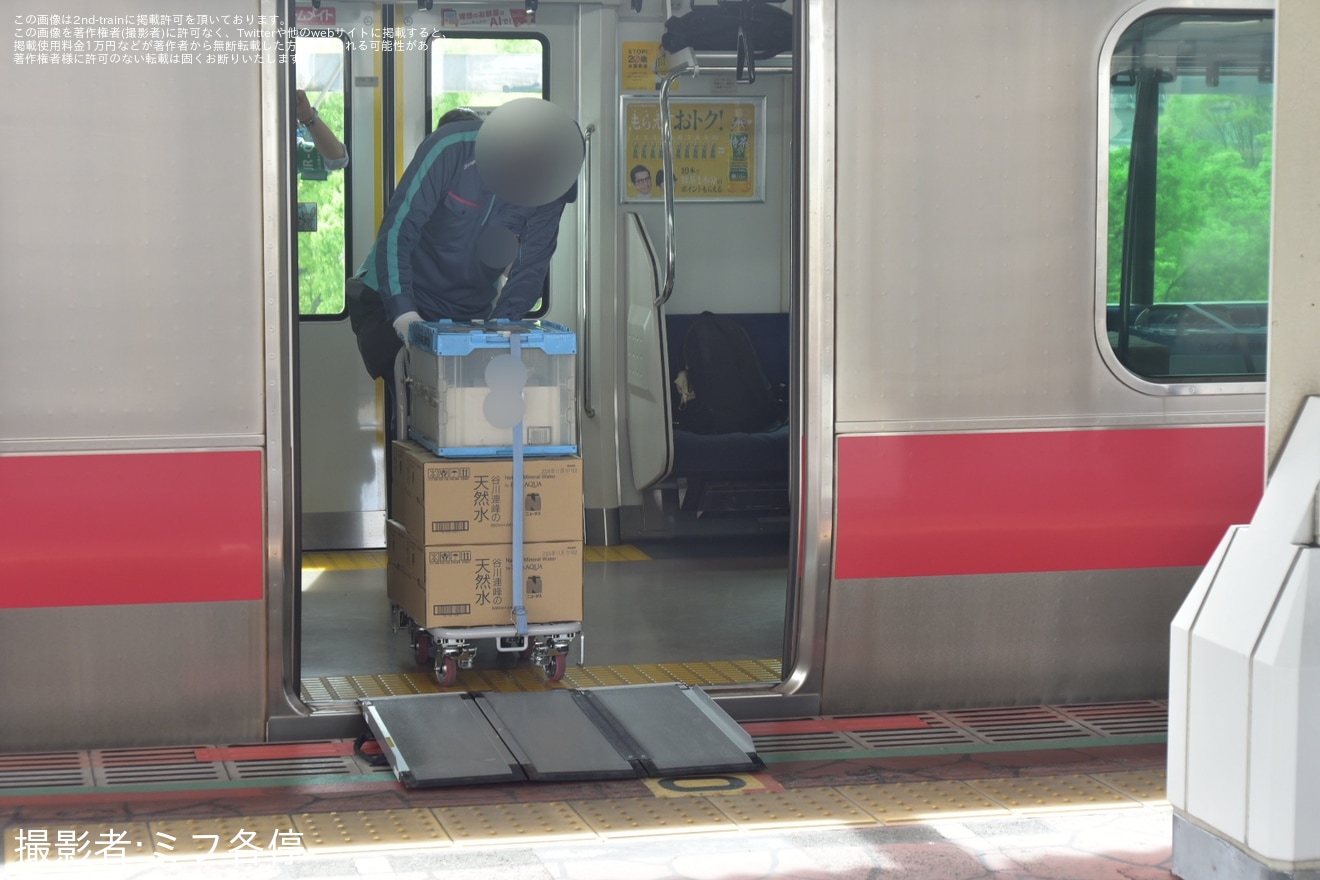 【JR東】京葉線商品輸送実証実験に伴う試運転の拡大写真