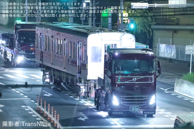 【東急】9000系9003Fデハ9403号車長津田車両工場から陸送を不明で撮影した写真