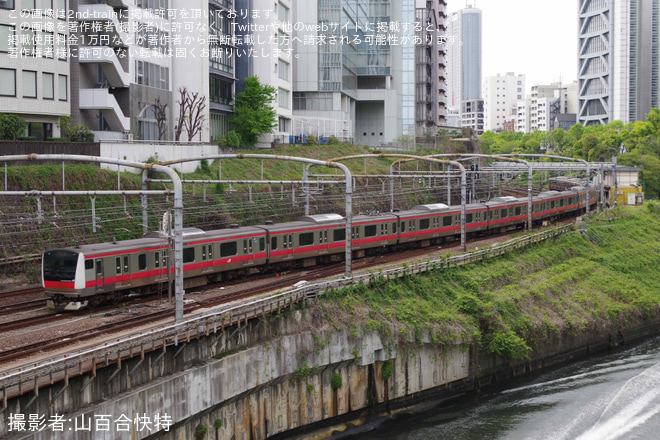 【JR東】E233系ケヨ513編成東京総合車両センター出場回送(202604)を水道橋～御茶ノ水間で撮影した写真