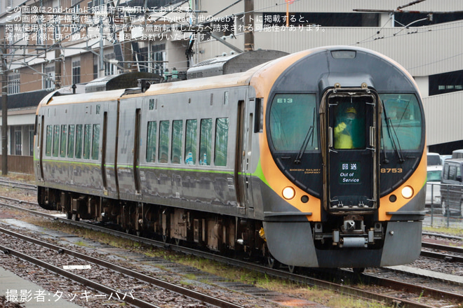【JR四】8600系E13編成が多度津工場出場 - 多度津駅にて撮影