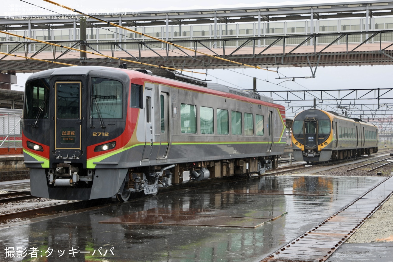 【JR四】2700系気動車2712号車が検査を終えて多度津工場出場の拡大写真