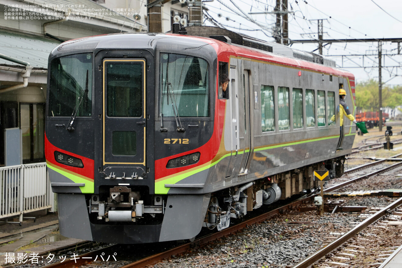 【JR四】2700系気動車2712号車が検査を終えて多度津工場出場の拡大写真