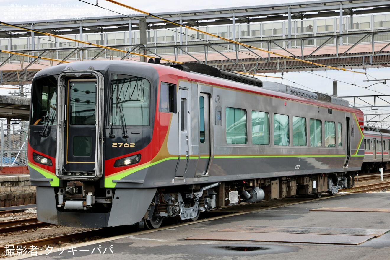 【JR四】2700系気動車2762号車が検査を終えて多度津工場出場の拡大写真