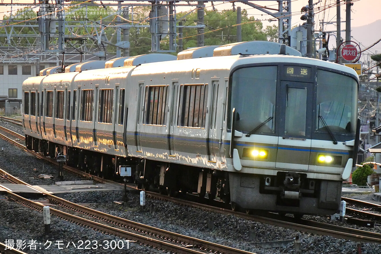 【JR西】221系K17編成下関総合車両所本所入場回送の拡大写真