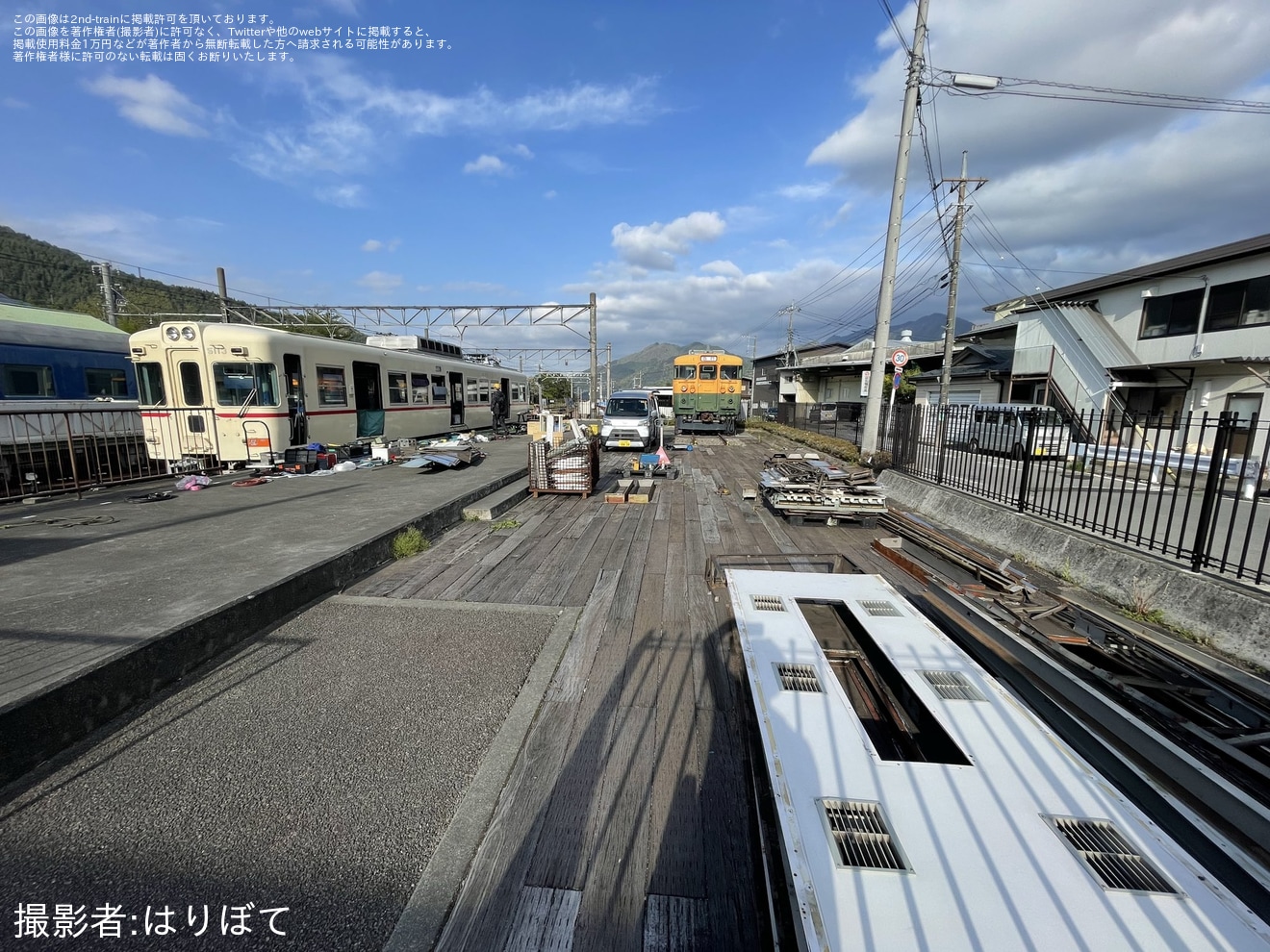 【富士山麓】下吉田駅で1000系1001Fの内装解体作業が確認の拡大写真