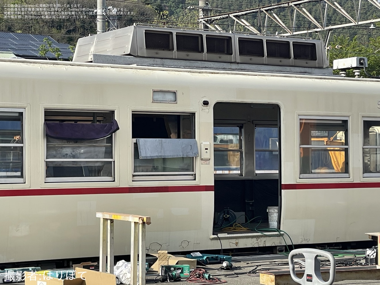 【富士山麓】下吉田駅で1000系1001Fの内装解体作業が確認の拡大写真
