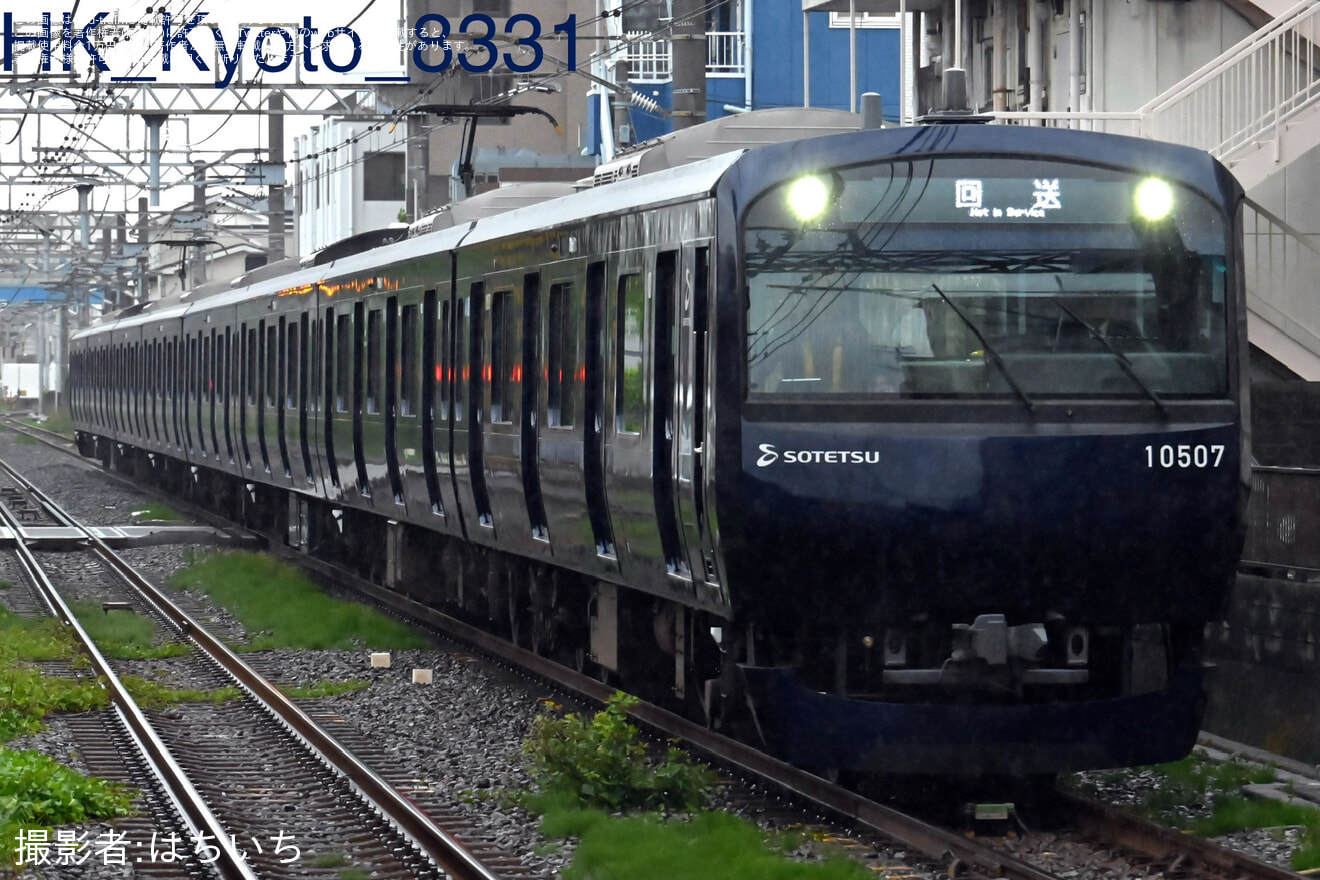 【相鉄】10000系10707×8(10707F)がYOKOHAMA NAVY BLUEとなり出場試運転の拡大写真