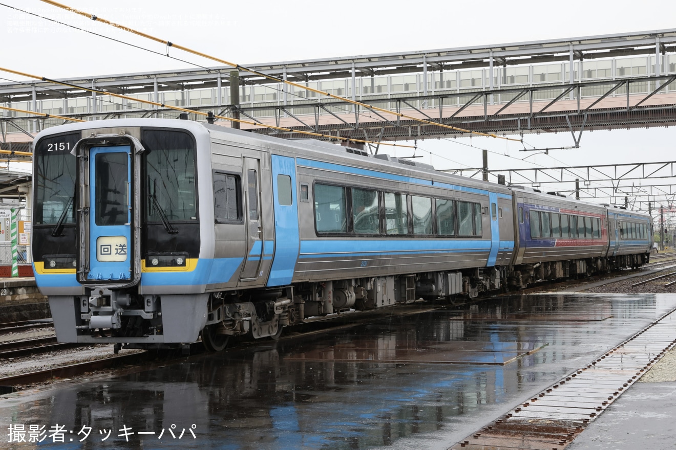 【JR四】松山運転所所属の2000系気動車3Bが高知運転所へ貸出のため回送の拡大写真