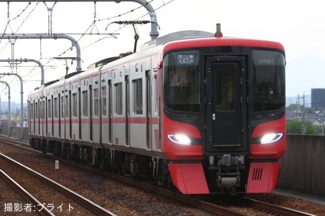 【名鉄】「『ウマ娘 シンデレラグレイ』×笠松競馬場コラボPRイラスト系統板」掲出列車運行開始（1枚目）
