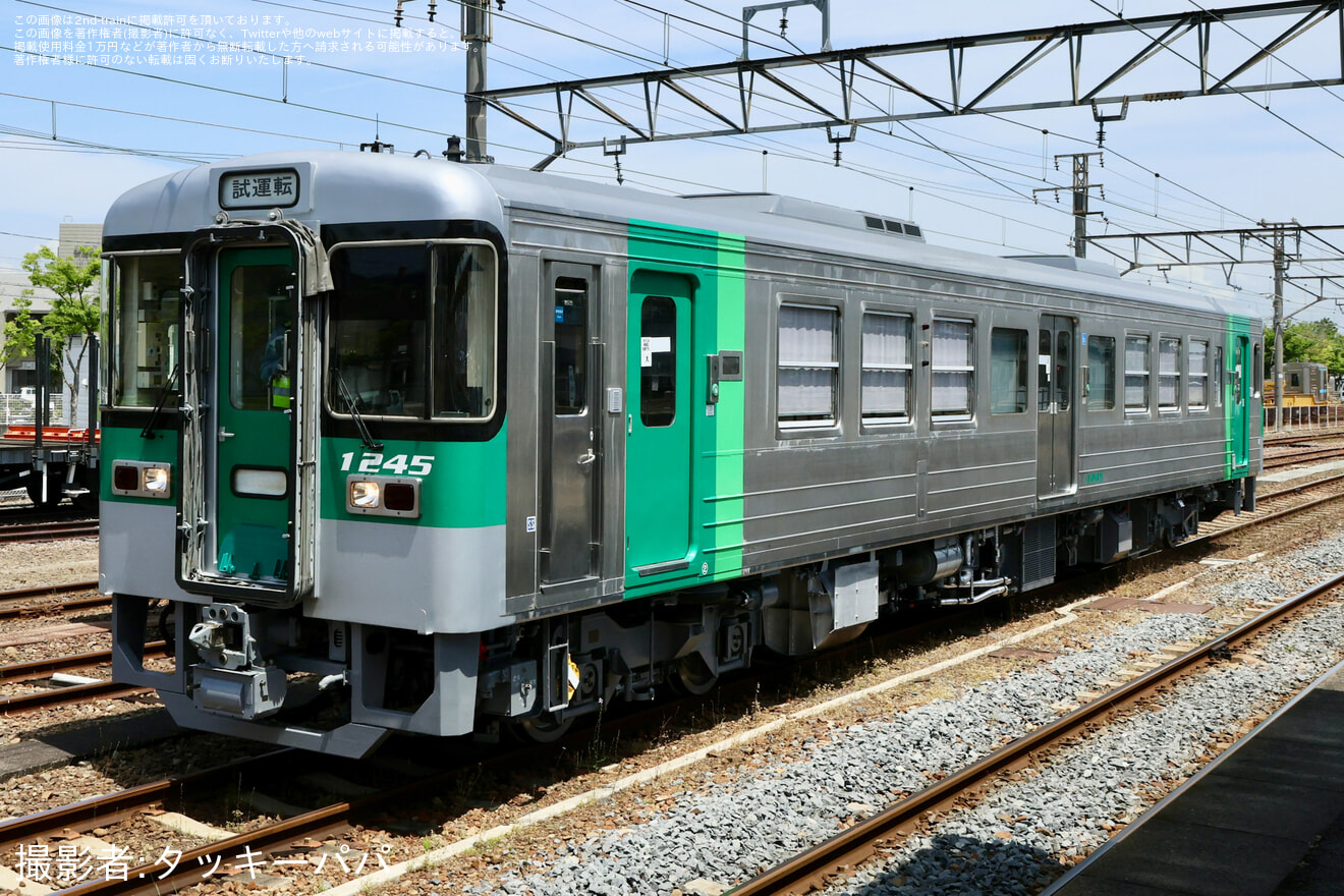 【JR四】1200形気動車1245号車が多度津工場出場試運転の拡大写真
