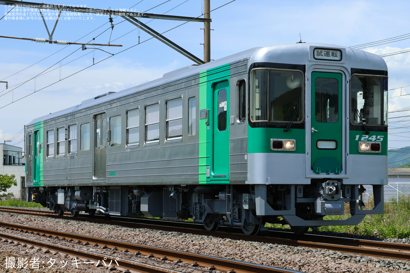 【JR四】1200形気動車1245号車が多度津工場出場試運転の拡大写真