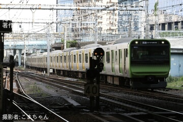 【JR東】一部が黄色になったE235系トウ31編成が東京総合車両センターの西エリア(工場エリア)へ