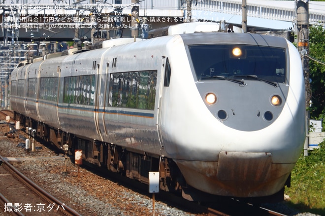 【JR西】681系W14編成が宮原へ疎開回送を不明で撮影した写真