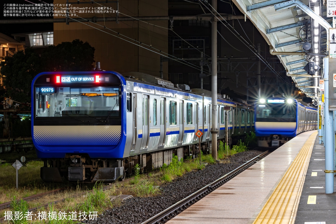 【JR東】E235系F-41編成を使用した逗子海岸花火大会臨が運転の拡大写真