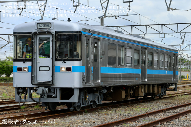 【JR四】1000形1017号車が検査を終えて多度津工場出場を多度津駅で撮影した写真