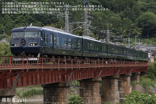 【JR西】「WEST EXPRESS 銀河」使用の城崎温泉方面に向かう団体臨時列車が運転を不明で撮影した写真