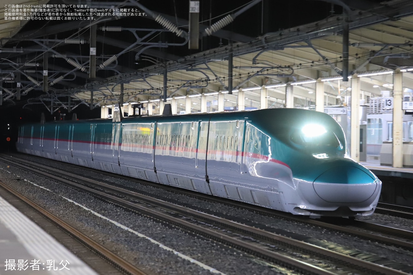【JR東】E5系U42編成が新潟への拡大写真