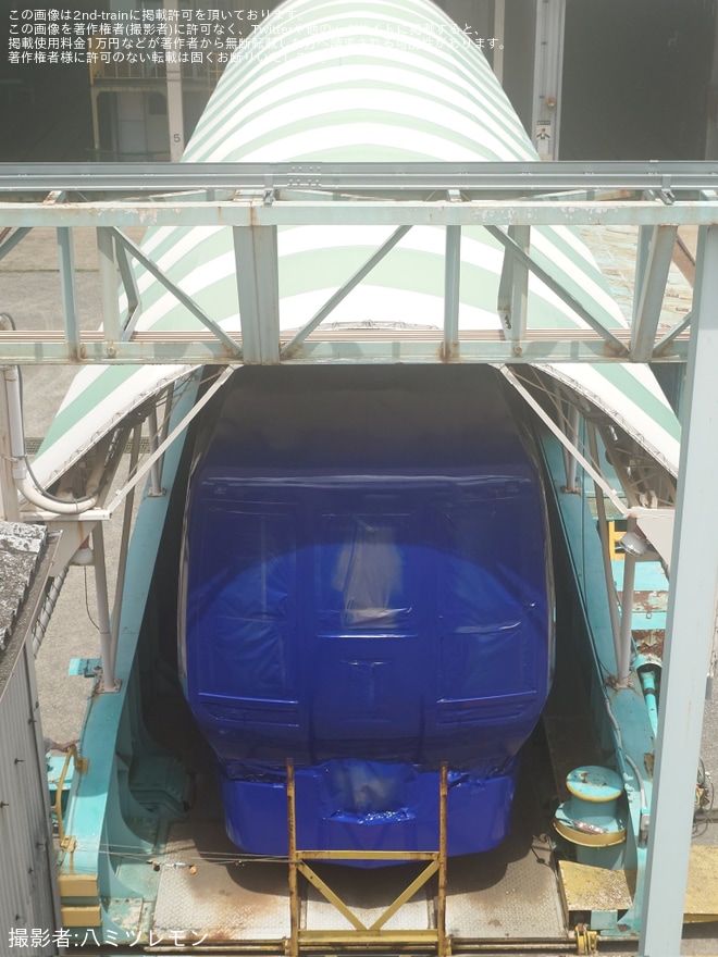 【JR東】253系1000番台OM-N02編成が大宮総合車両センターで新塗装へ(顔部分も目撃)を不明で撮影した写真