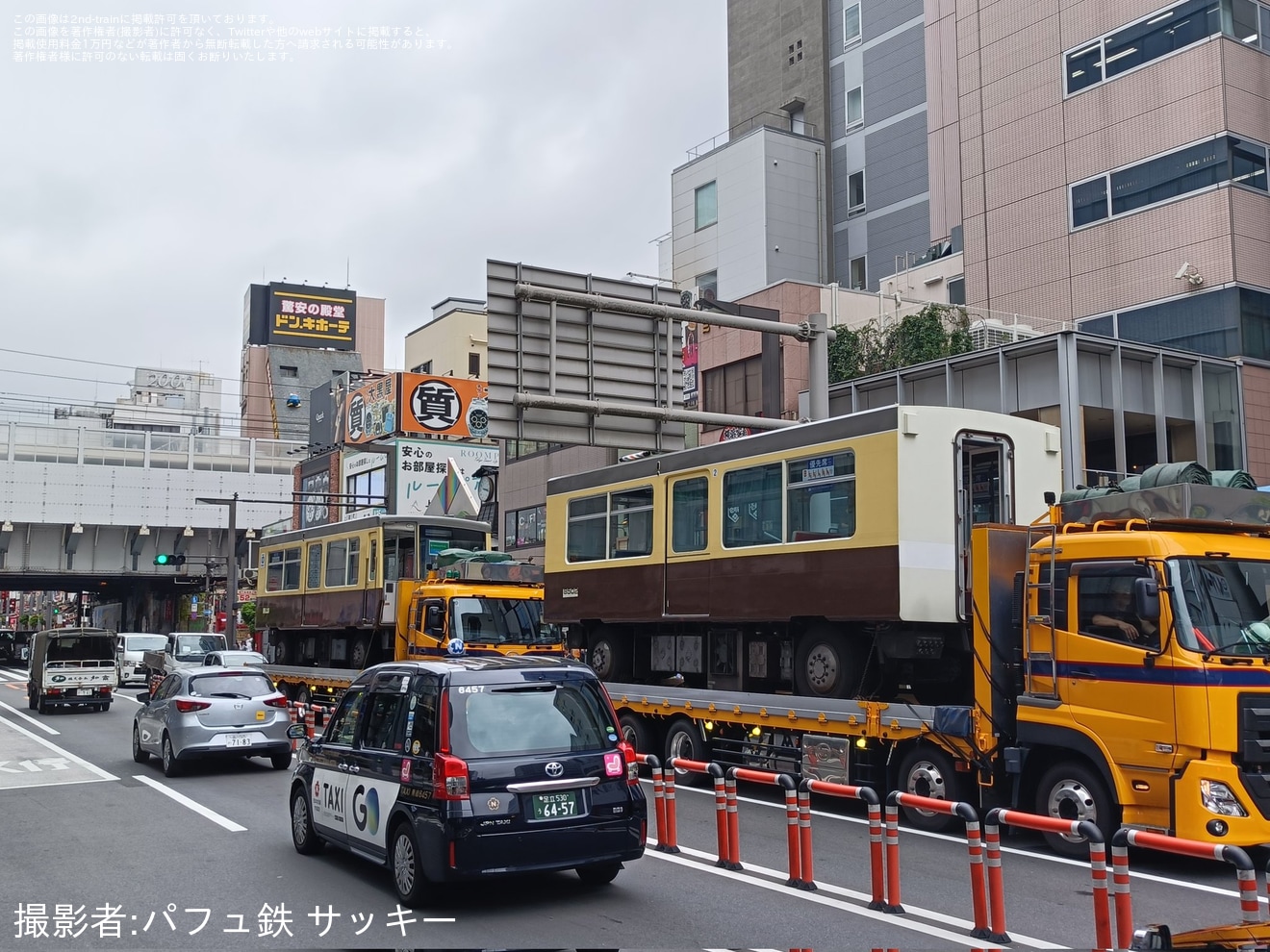 【西武】8500系8501F(V1編成)の一部車両が陸送の拡大写真