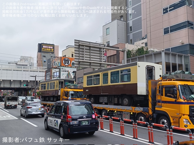 【西武】8500系8501F(V1編成)の一部車両が陸送を不明で撮影した写真