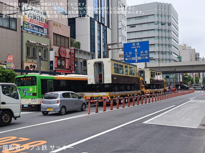 【西武】8500系8501F(V1編成)の一部車両が陸送を不明で撮影した写真