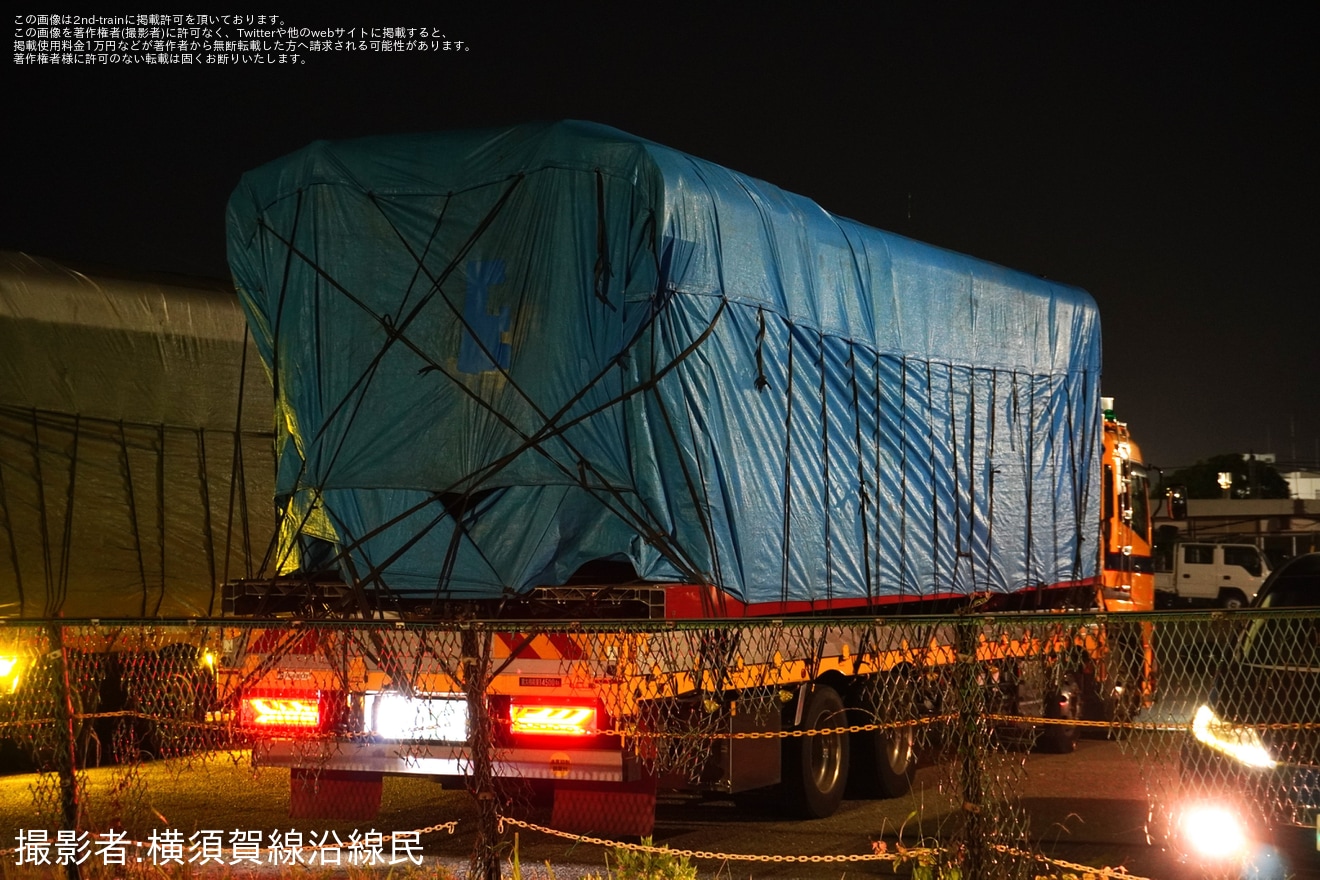 【京急】1500形1719編成の中間車が廃車陸送の拡大写真