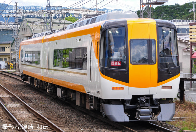【近鉄】16400系YS01五位堂検修車庫出場試運転を橿原神宮西口駅で撮影した写真