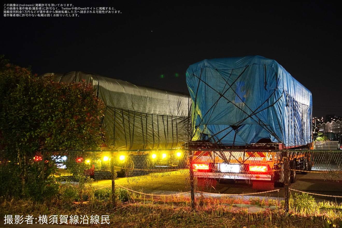 【京急】1500形1719編成の中間車が廃車陸送の拡大写真