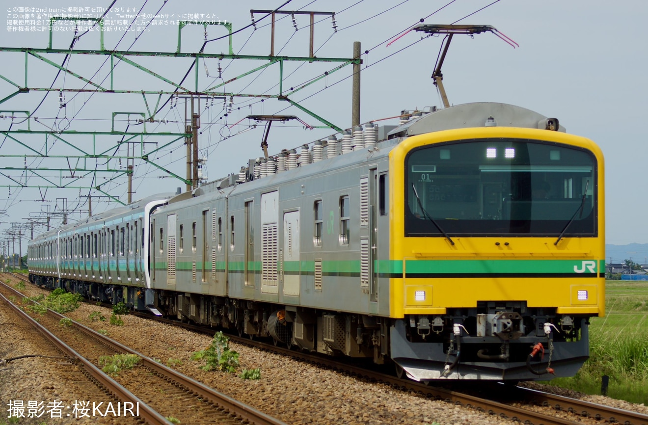 【JR東】E131系N4編成+N3編成が越後石山から配給輸送の拡大写真