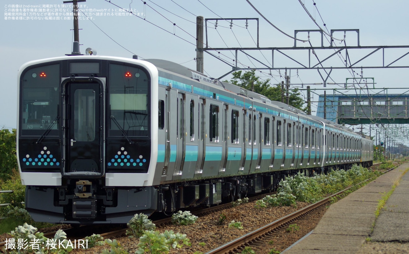 【JR東】E131系N4編成+N3編成が越後石山から配給輸送の拡大写真