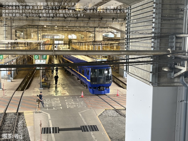 【JR東】253系1000番台OM-N02編成が大宮総合車両センターで新塗装へ(塗装完了後と見られる顔も目撃)（1枚目）