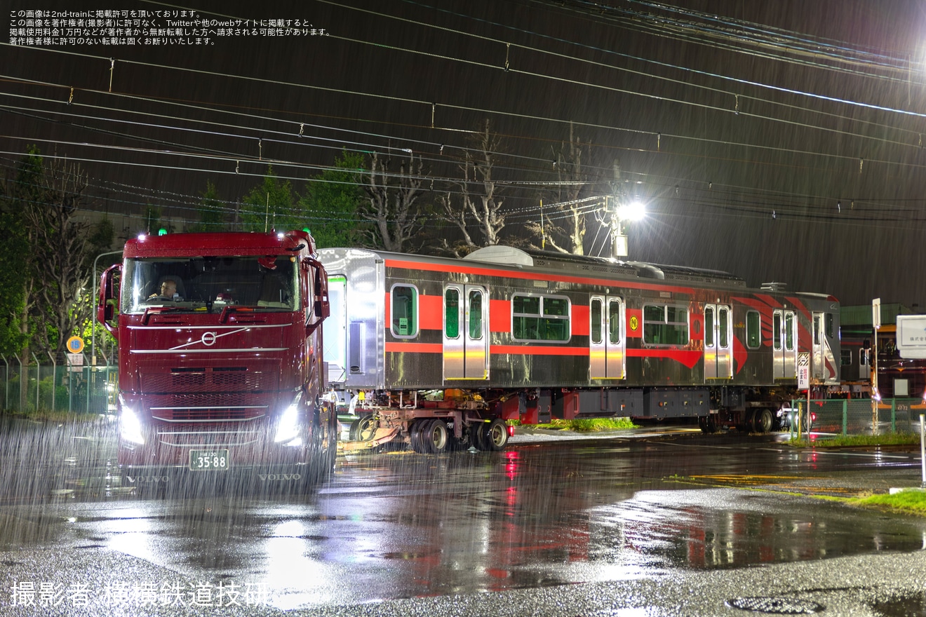 【PR】フィリピン国鉄南北通勤線EM10000形第3編成先頭車が陸送の拡大写真
