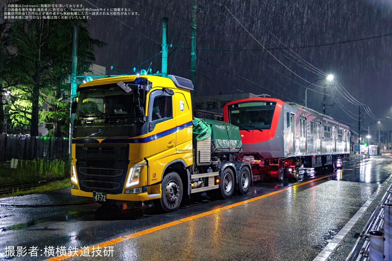 【PR】フィリピン国鉄南北通勤線EM10000形第3編成先頭車が陸送の拡大写真